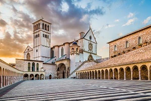 Assisi Piazza 600x400